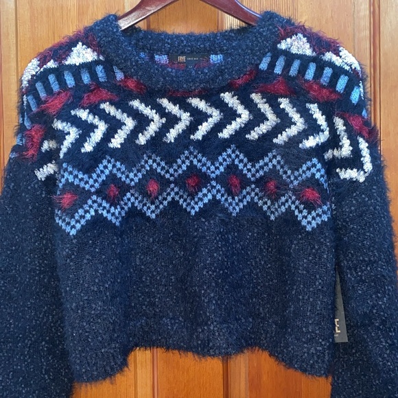 Frye NWT Sweater cropped Butter Soft / size Med - Picture 8 of 17